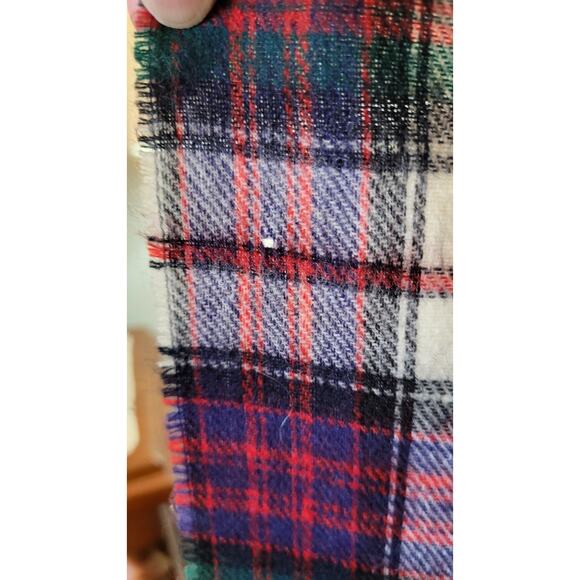 Ingles Buchan 100% Pure Wool Scarf Tartan Plaid Light Weight Made in Scotland - Picture 9 of 9